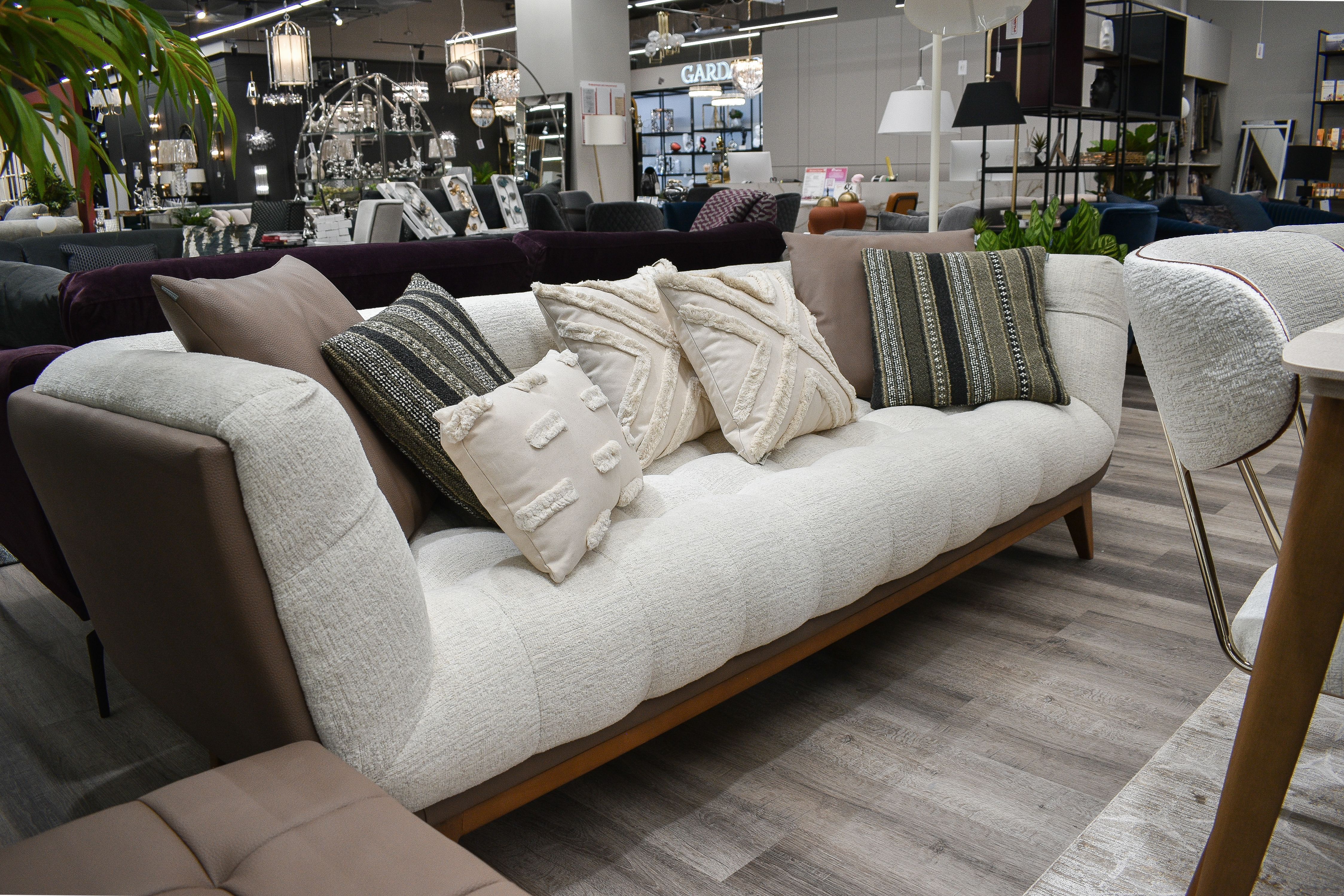 Как выбрать и сочетать мягкую мебель с интерьером: советы и рекомендации по выбору мебели