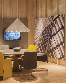 Стул Downtown Conference 600x640x880