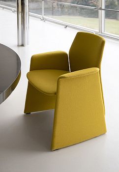 Стул Downtown Conference 580x630x875