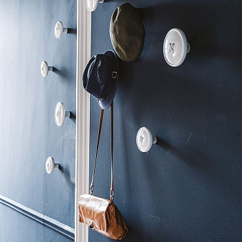 Вешало настенное Bottone